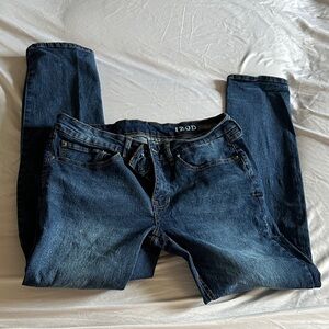 IZOD Men's Slim Straight Dark Blue Jeans